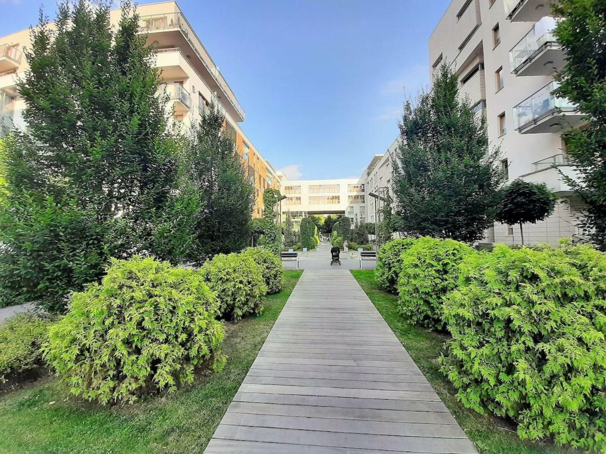 Airport Residence Amber Warsaw Exterior photo
